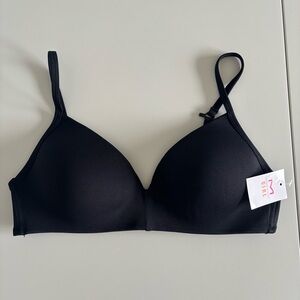 NWT Maidenform Girl Black Molded Softie Bra